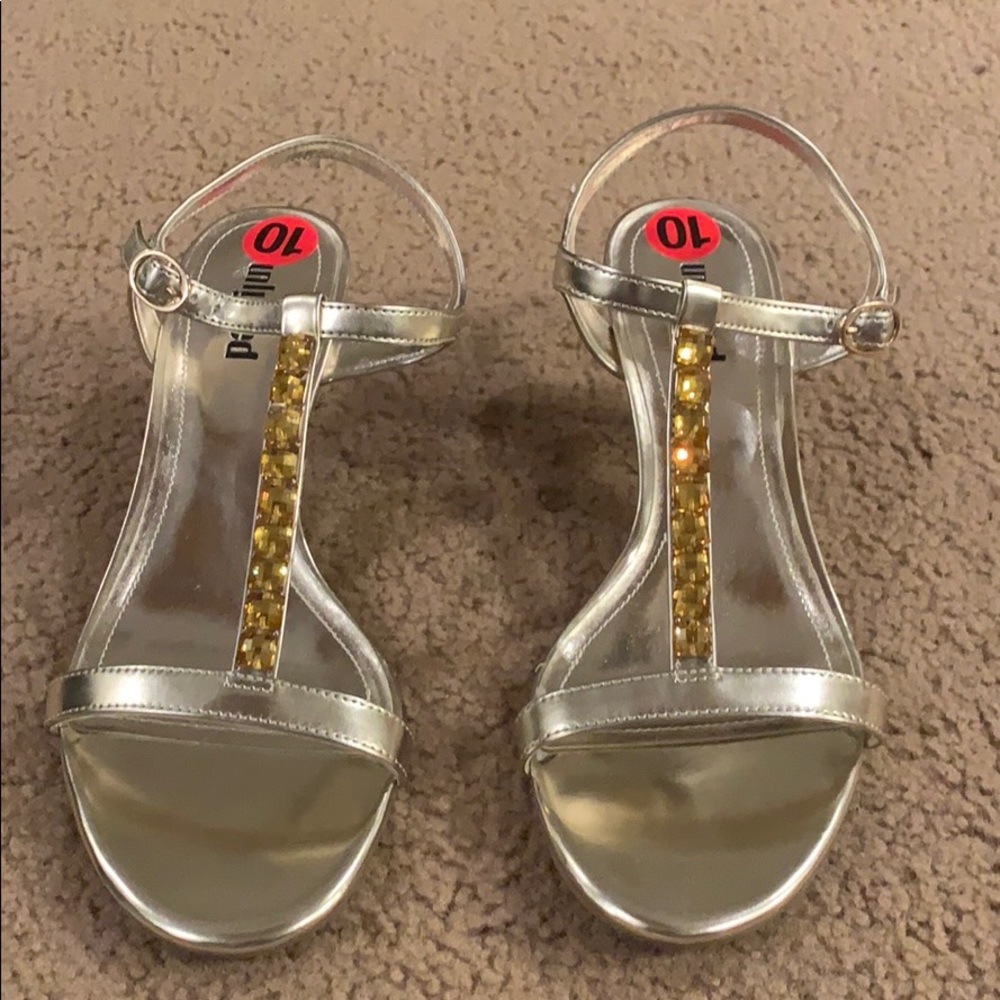 Ladies kitty heels